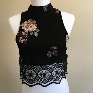 Cropped Floral Kendall & Kylie Lace Trim Top
